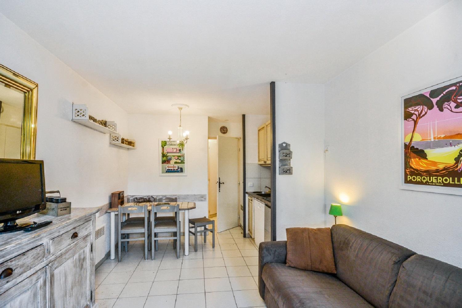 Residence La Pinede - Maeva Home Hyères Стая снимка
